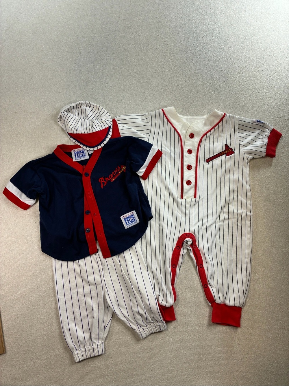 Vintage Atlanta Braves Rookie League Mighty Mac Baby 2 Outfit Set Hat Size 18M